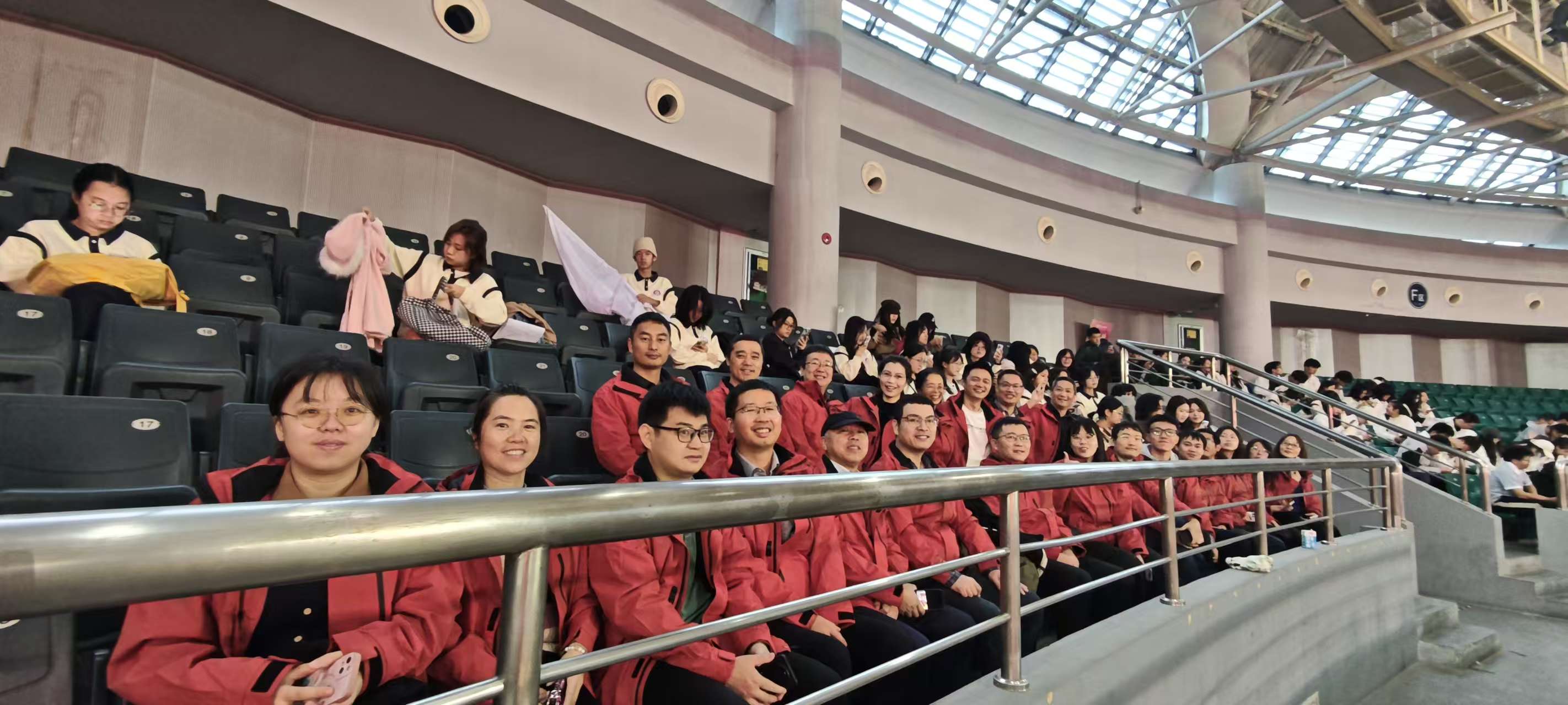 1762160921936586.jpg 浙江工业大学第三十六届运动会-2'.jpg