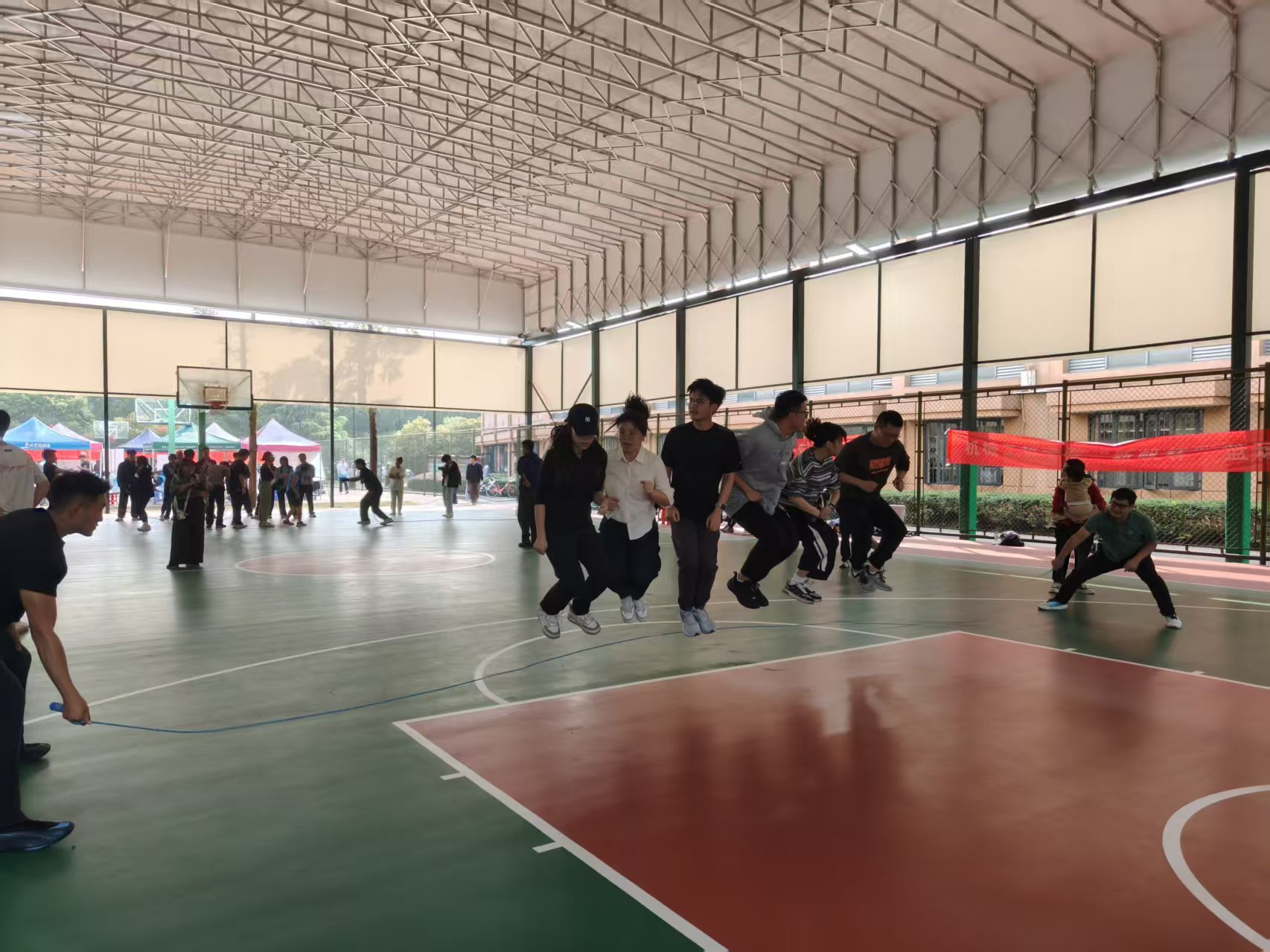 1762162188637817.jpg 浙江工业大学第三十六届运动会-10'.jpg